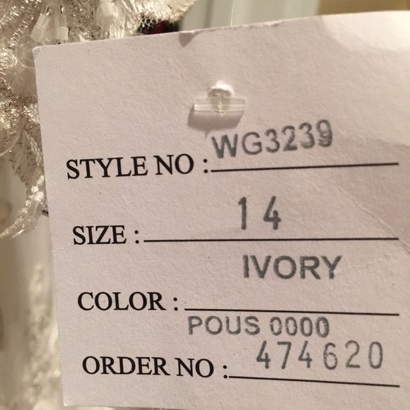 Wedding dress - Picture 6 of 8